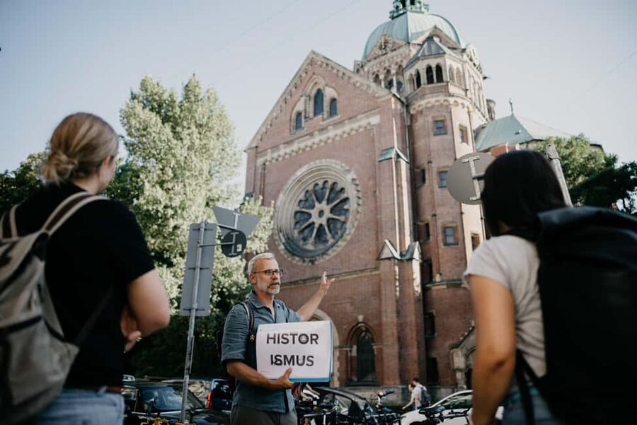 500 Years of Munich Architecture (Max. 16 Guests) - Meet at Frauenkirche and learn to see Munich from the start