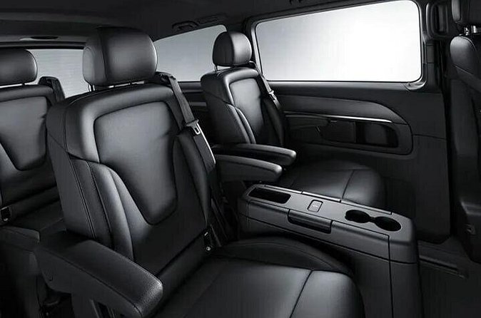 Arrival Transfer Munich Train Station to Munich by Luxury Van - Luggage and practical limits so nothing surprises you
