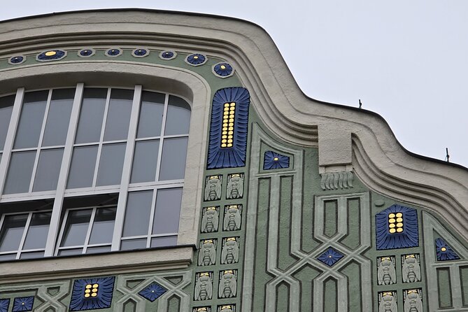 Art Nouveau Meets Street Art in Munich (Max. 12 guests) - Price and value: what $42 buys in 150 minutes