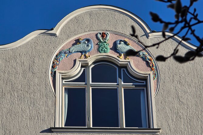 Art Nouveau Meets Street Art in Munich (Max. 12 guests) - Meeting Philipp at Georgenstraße 7: small-group pace and what you actually get