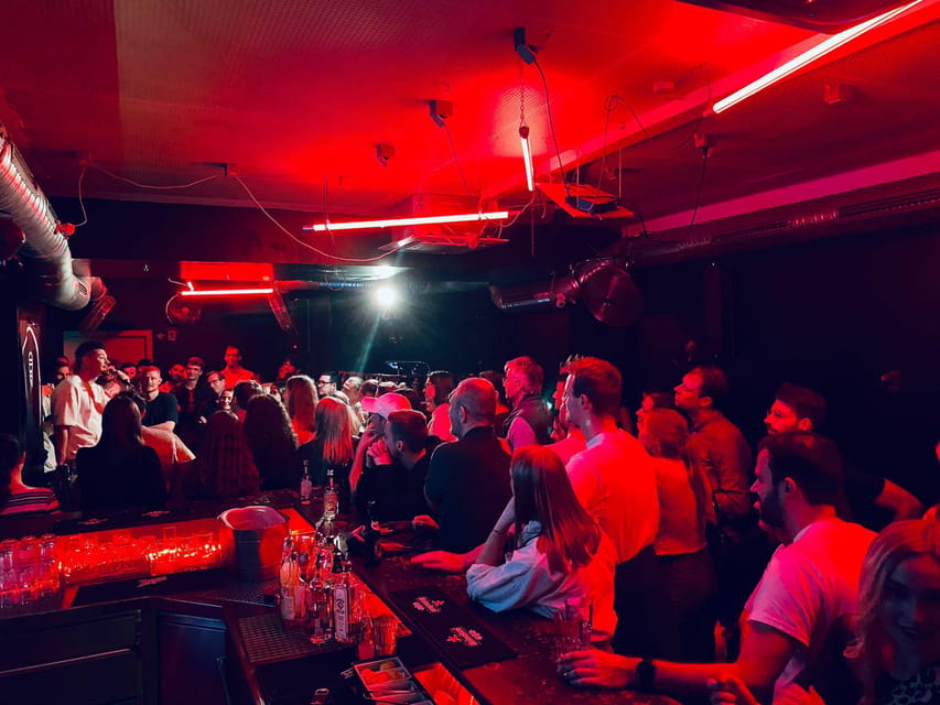 "Comedykills" - das Open Mic im Glockenbachviertel - 9 p.m. open mic: how the show is structured