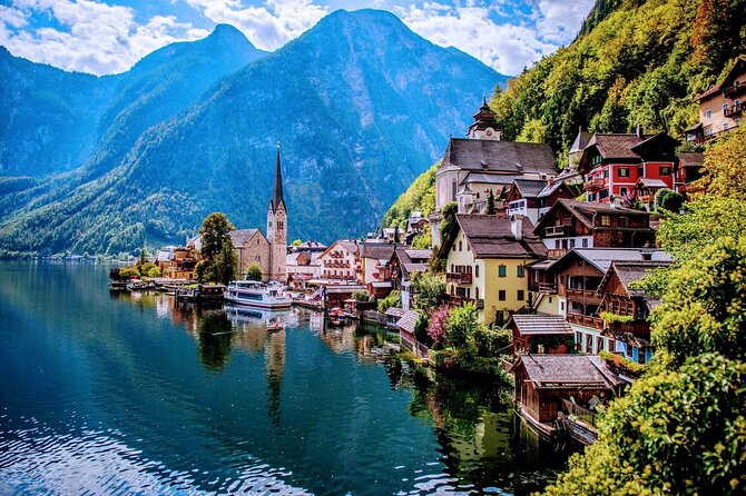 Comfort Mini-Van & Professional and FRiENDLY Guide: CUSTOMIZED 1-DAY TOUR from Munich - Munich Day on Your Terms: the customized van setup