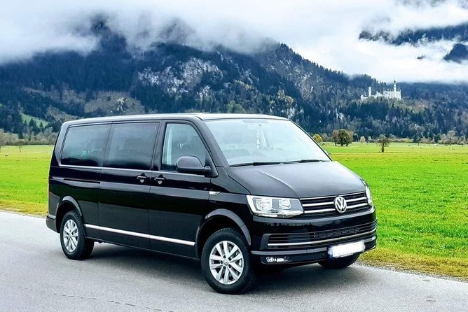 Comfort Mini-Van & Professional and FRiENDLY Guide: CUSTOMIZED 1-DAY TOUR from Munich - The Munich opener: a best-of city start with a long-term local