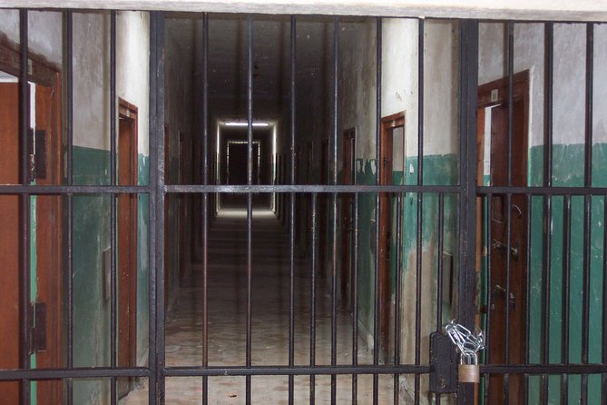 Dachau Concentration Camp Memorial Tour with Train from Munich - Why Dachau is more than a stop on a Munich itinerary
