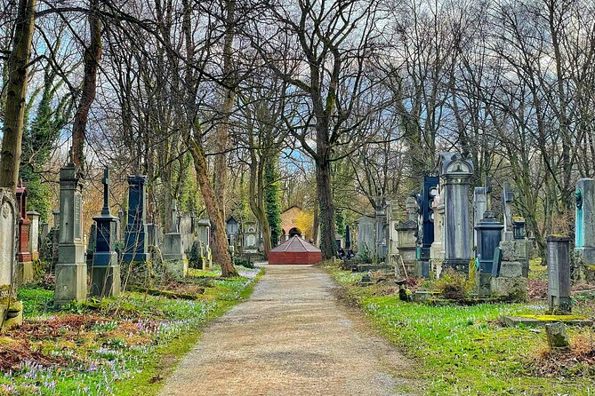 Death and Chocolate: Walking Tour of Munich's Old South Cemetery - Key takeaways before you go