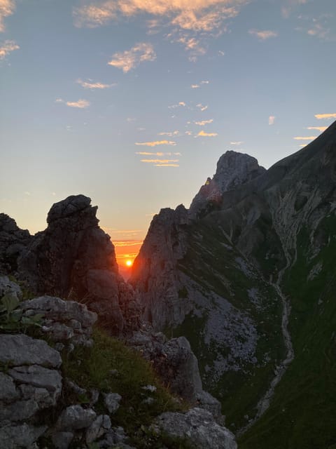 Ehrwald: Hiking Tour into breath taking Nature - Small groups and a beginner-friendly alpine rhythm