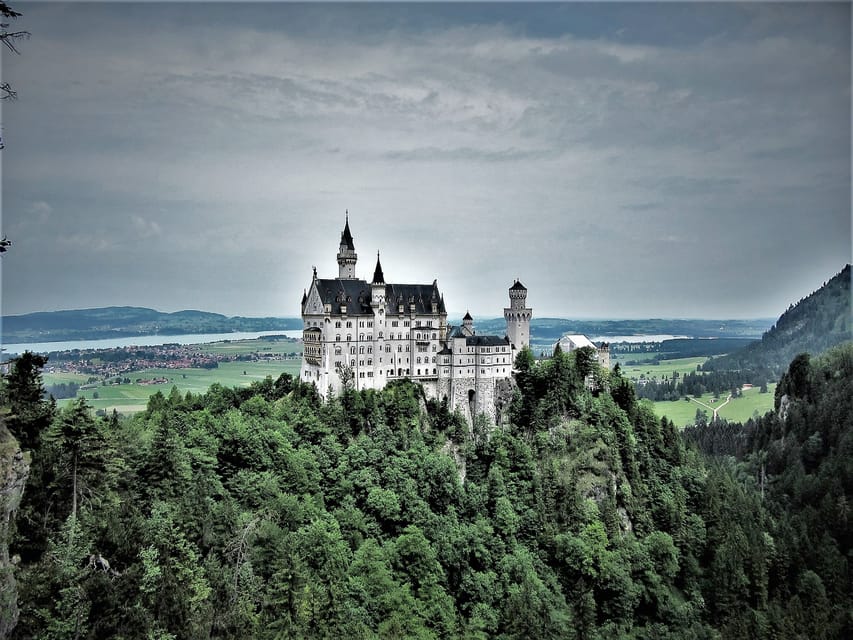 From Füssen: Neuschwanstein & Linderhof Castles Private Tour - A private Füssen day that feels like you’re in the right place