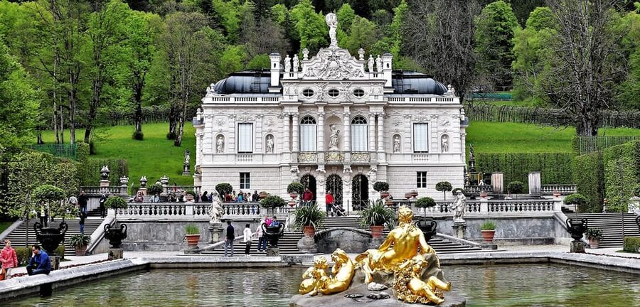 From Füssen: Neuschwanstein & Linderhof Castles Private Tour - Linderhof Palace: opulence, gardens, and the Venus Grotto caveat