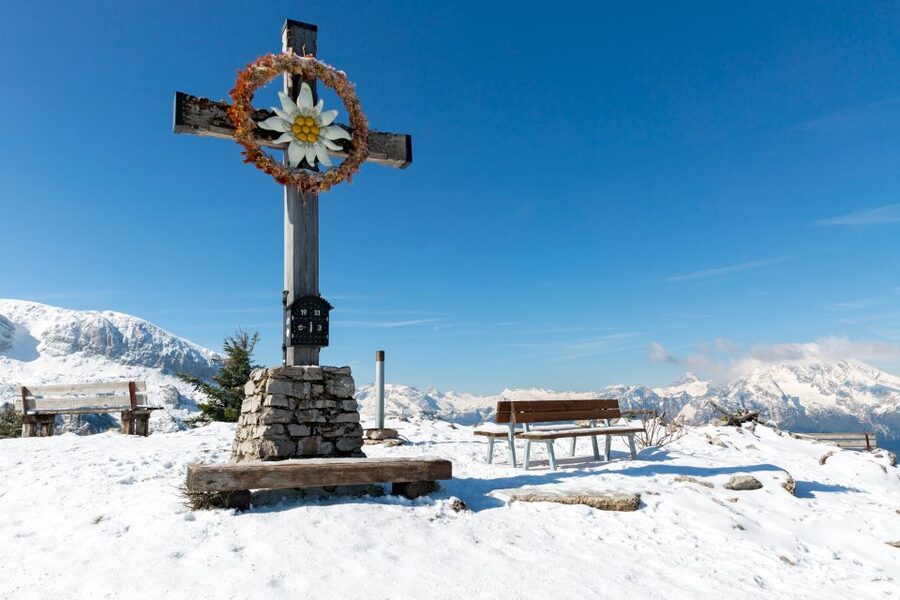 From Munich: Guided Group Tour to Eagle’s Nest - The drive: Munich to the Bavarian Alps in an A/C van