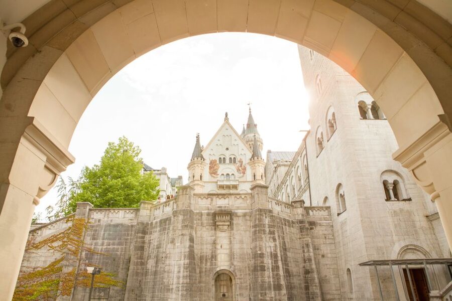 From Munich: Neuschwanstein Castle Full-Day Trip by Van - The Guided Neuschwanstein Tour: How Long It Feels, What to Focus On