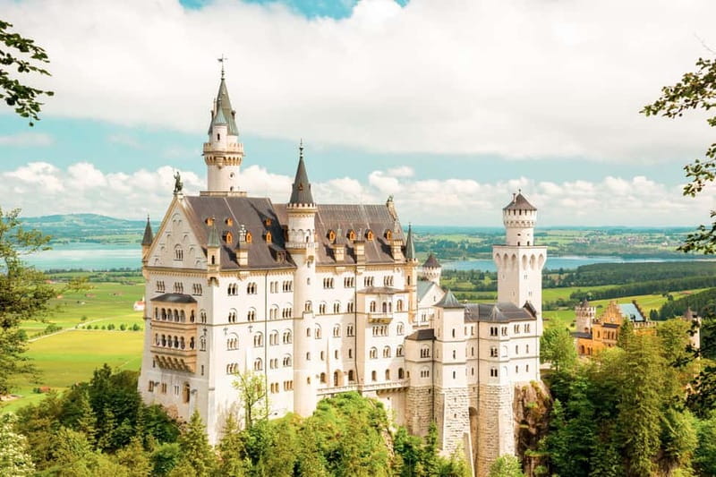 From Munich: Premium Neuschwanstein Castle & Linderhof Tour - Key moments worth planning for