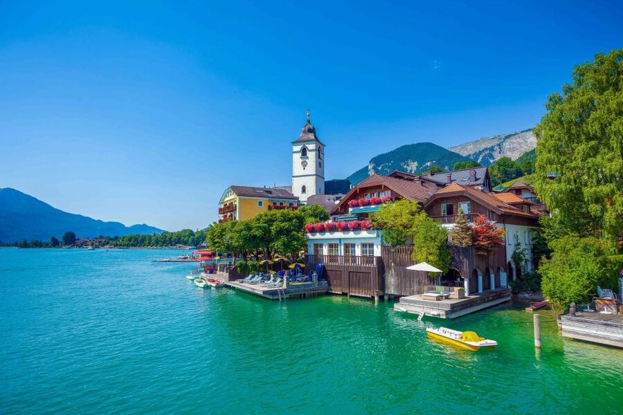 From Munich: Salzburg, St. Wolfgang, and the Salzkammergut - Gray Line Luxury Bus Pickup From Munich (and What That Means for Your Day)