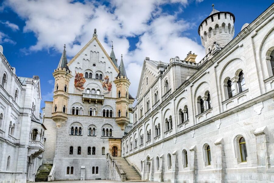 From Munich: Trip to Neuschwanstein & Linderhof in Spanish - Key things to know before you go