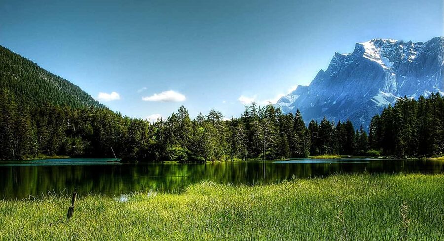 From Munich: Zugspitze & Eibsee Group or Private Day Tour - Eibsee Lake at 1,000 meters: strolls, photos, and seasonal magic