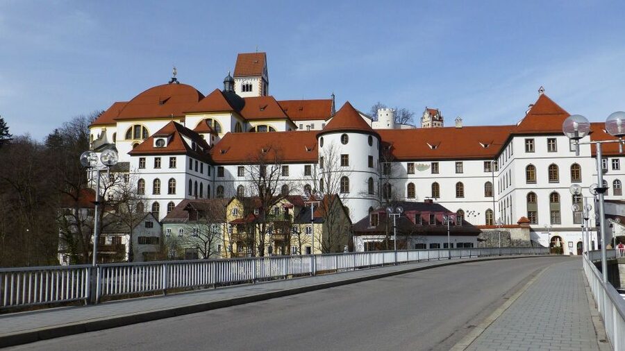 Füssen: Private Guided Walking Tour - High Castle: prince-bishops, imperial ambitions, and views with a backstory