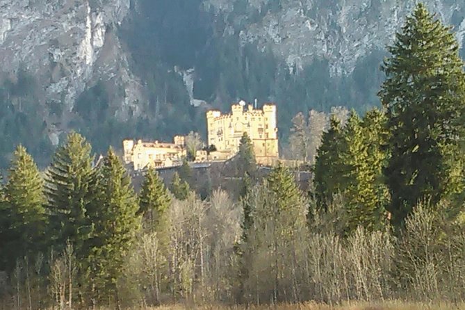 Half day- from Fussen to Neuschwansteincastle & Linderhof castle - Oberammergau and the Alpine Route: A Real Break Between Castles