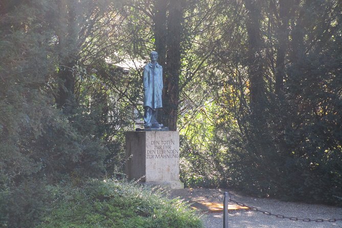 Half-Day Private Dachau Concentration Camp Tour From Munich - Guide Quality and How Explanations Land in English