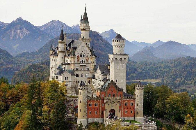 Half day tour from Garmisch-P. to Neuschwanstein castle - Price and value: is $216.46 per person worth it?