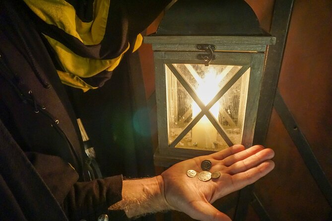 Medieval city tour with night watchman in Munich in German - Preis und Dauer: 16,13 USD für 90 Minuten mitten in der Altstadt