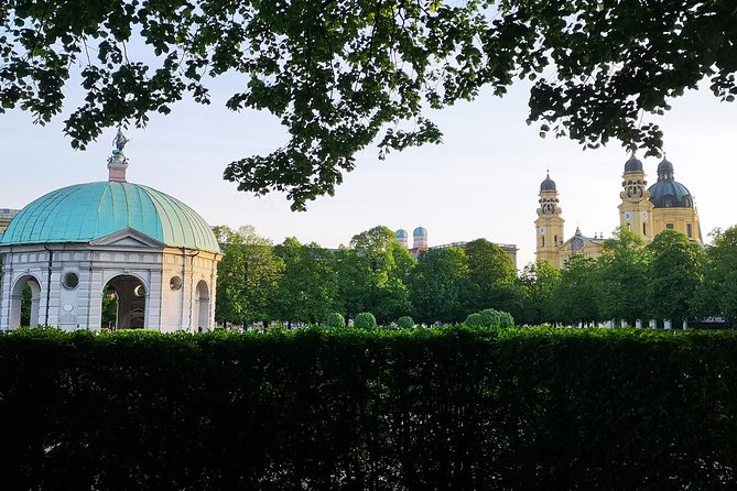 Mini Classic Bike Tour @ 4pm incl. Beer Garden & Surfers 2,5 hrs - Meeting at Marienplatz and getting comfortable fast