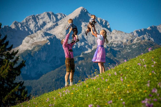 Mountain Top Photo Session - Meeting at Karl und Martin Neuner-Platz: what to expect up front