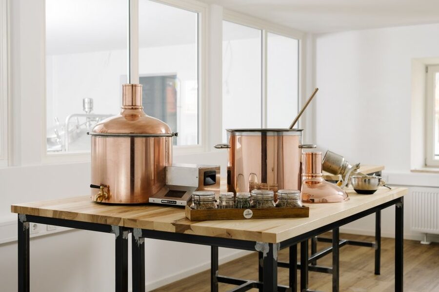 München: Braukurs mit Führung und Verkostung - Getting hands-on at Haderner Bräu München