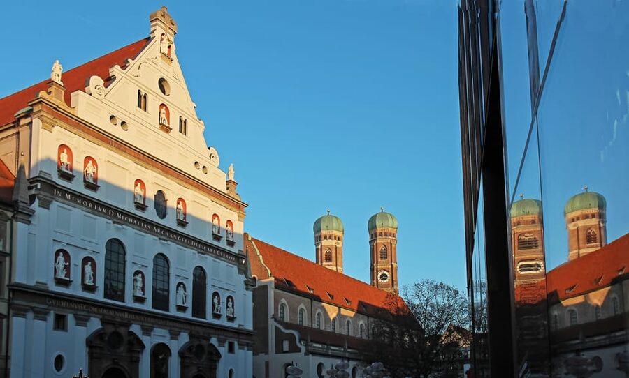 München: Stadtführung Henker, Huren, Hexen in GERMAN - Alter Hof: Old Court of Munich as a “seat of power” moment