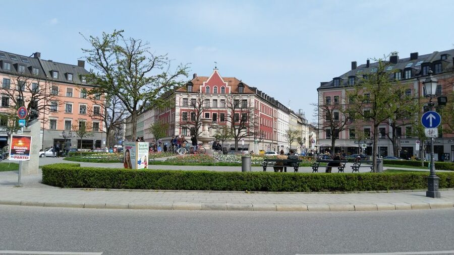Munic:h; Paul's Bavarian Food and Market Tour - Meeting at Karlstor and getting oriented fast