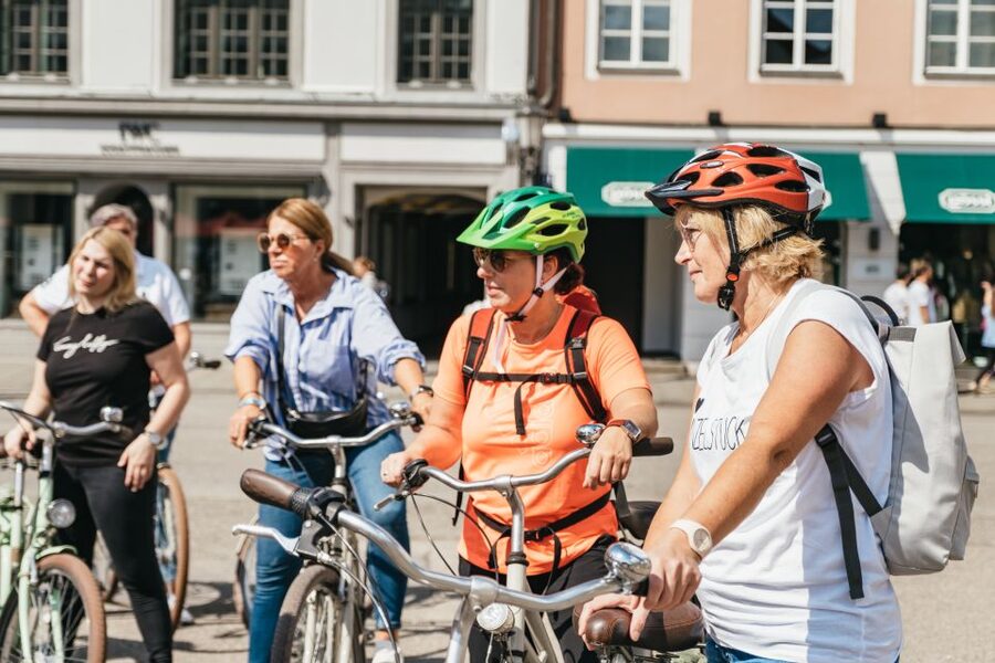 Munich 3-Hour Guided Bike Tour - Maximilianstrasse and Königsplatz: grand streets meet classical edges