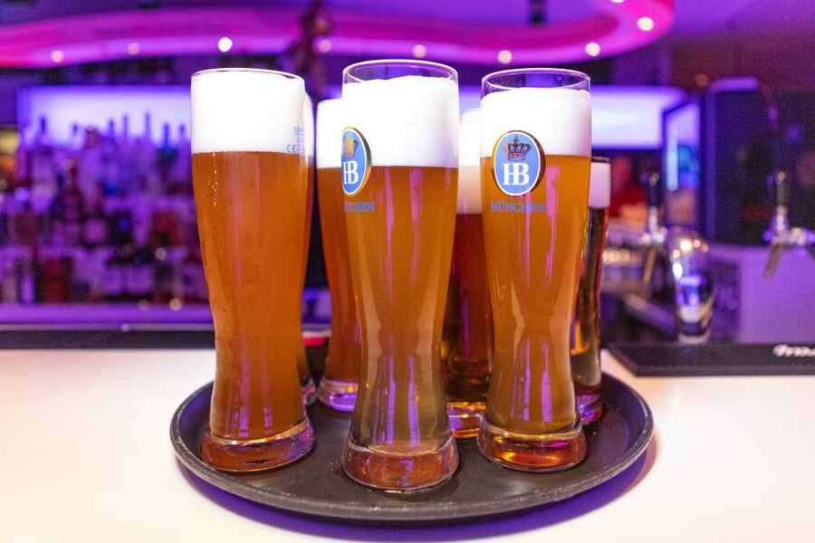 Munich: Bar and Club Crawl - Meeting at Karlsplatz Stachus and the sunset kickoff