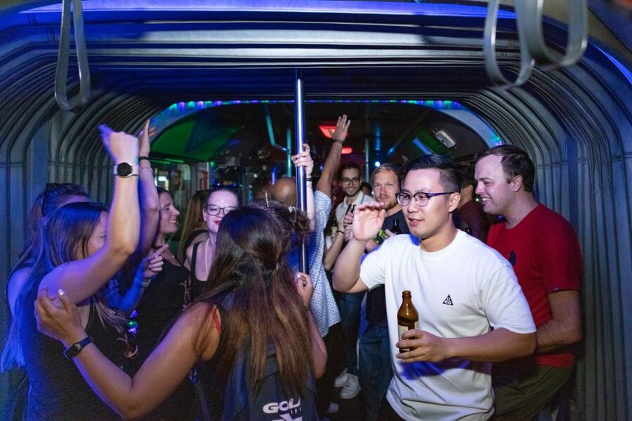 Munich: Bar and Club Crawl - Price and value: $34 for 3 hours of access and included drinks