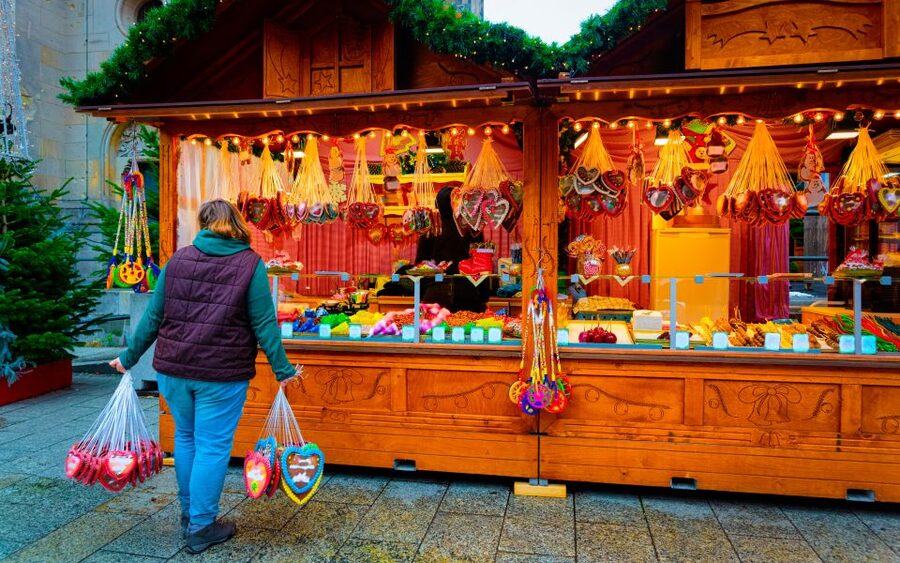 Munich: Christmas Market Magic Walking Tour with a Local - Small group size: up to 8 means you actually get answers