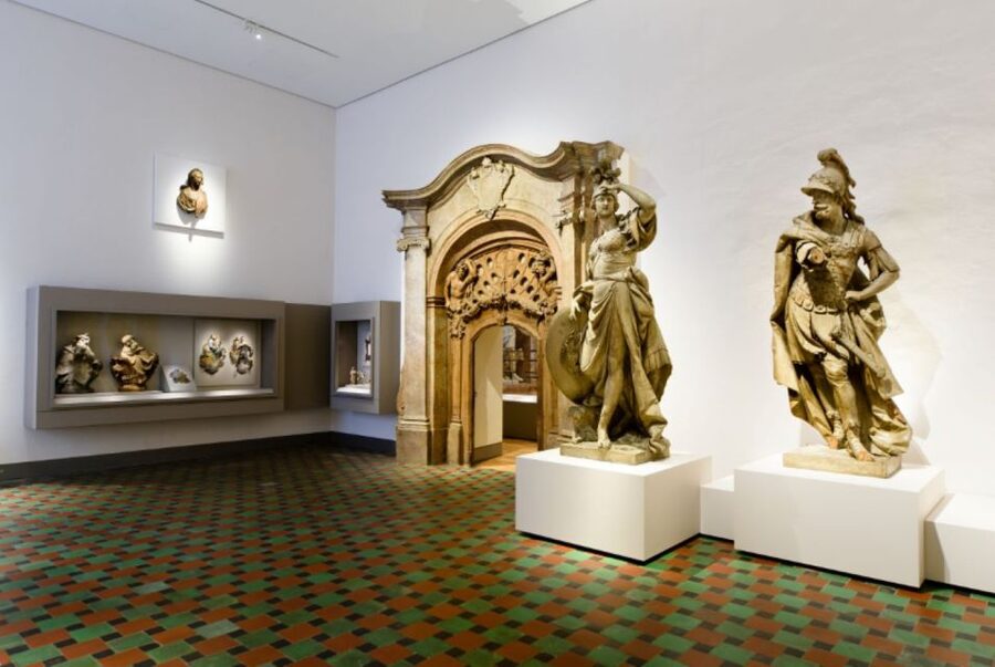 Munich: City Pass 45+ Top Attractions and Public Transport - Palaces and gardens: Nymphenburg and Schleissheim are the scenic payoff