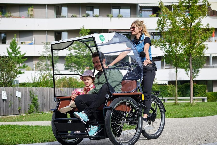 Munich: Day-rent rickshaw and explore Munich yourself - The English Garden: the best payoff for a long ride day