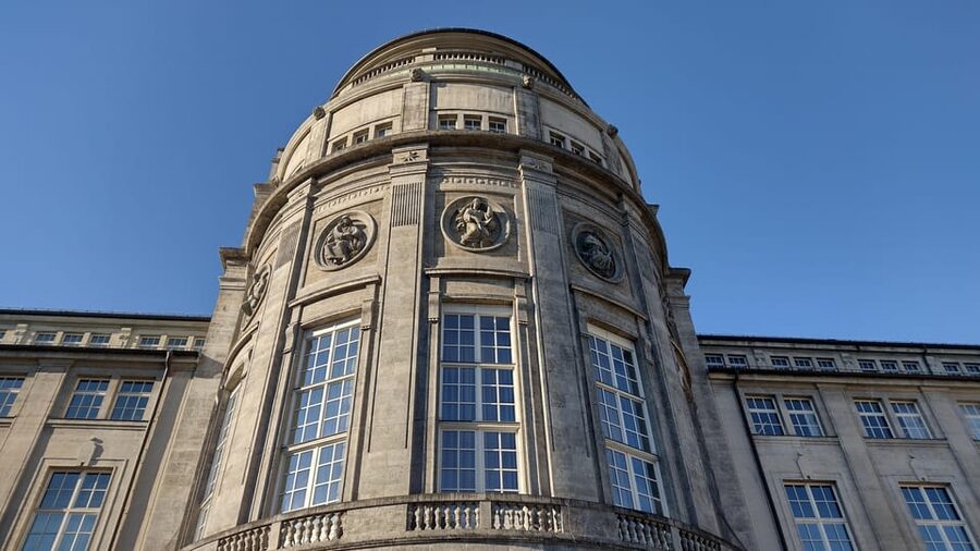 Munich: Deutsches Museum Guided Tour with Entry Ticket - Inside Munich’s science giant: how this 2-hour tour feels