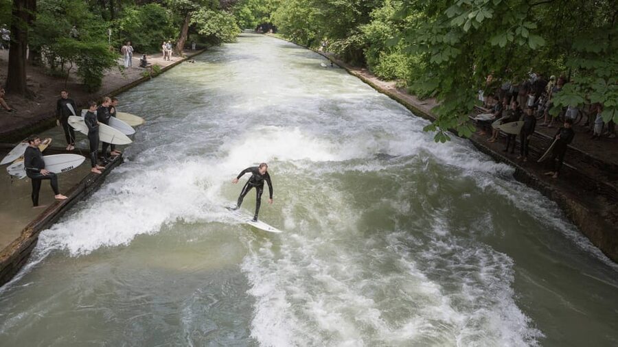 Munich: Eisbachwelle River Surfing Experience - Beginner and intermediate progress: what you should aim for