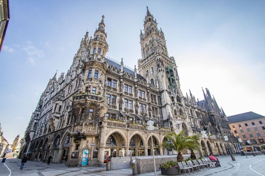 Munich: Express Walk with a Local in 90 minutes - Why a 90-minute Munich walk is the smartest way to start