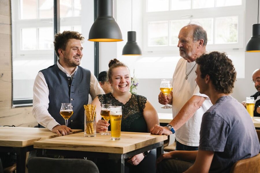 Munich: Hands-On Brewery Tour & Tasting of 4 Organic Beers - Malt Tasting And Hop Aromas: The Sensory Lesson That Changes How You Drink Beer