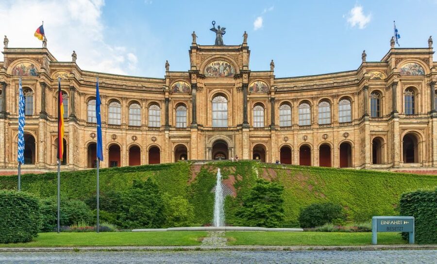 Munich: Highlights Private Bike Tour with Licensed Guide - Should You Book This Munich Bike Highlight Tour?