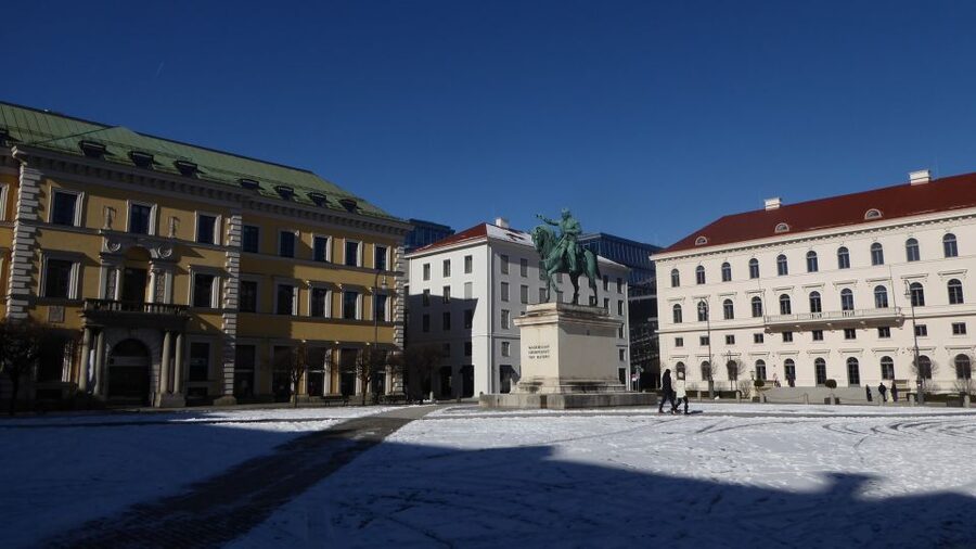 Munich: Historical Walking Tour Maxvorstadt with GEO Epoche - Maxvorstadt on Foot: The Value in a 2-Hour Story Walk