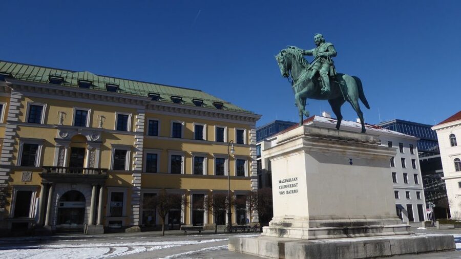 Munich: Historical Walking Tour Maxvorstadt with GEO Epoche - Meeting at Theatinerkirche and Getting Your Bearings Fast