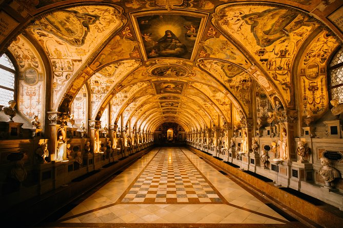 Munich History Tour: Private & Personalized with a Local Guide - Guides make or break it: what the best matches have in common