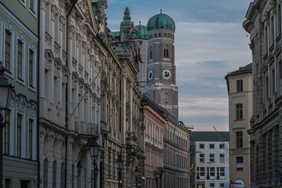 Munich - Illuminati & other Secret Societies, Tour in German - Language Reality Check: Plan German or Pick a Different Option