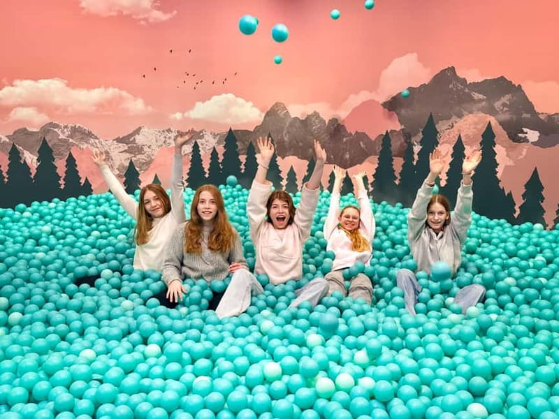 Munich: Magic Bavaria - Museum of Fun, Selfies and Illusions - Thirty Photo Spots You Can Actually Use Fast