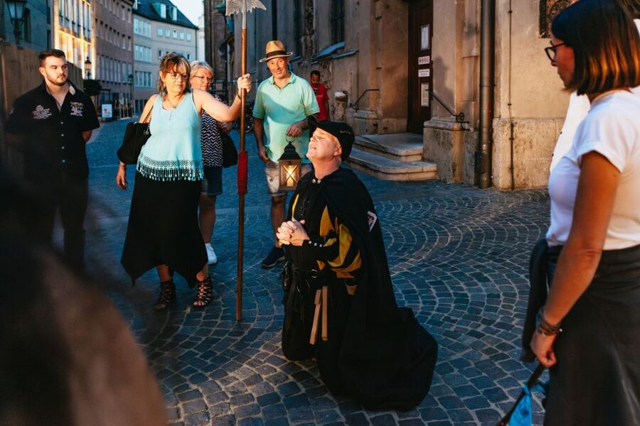 Munich: Middle Ages Tour with Night Watchman - Meeting Wolfram at Rathaus Apotheke and Setting the Medieval Tone