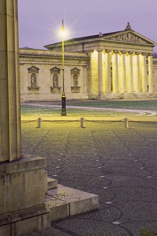 Munich: National Socialism Historical Tour in GERMAN - Munich’s “City of the Movement” starts with Königsplatz