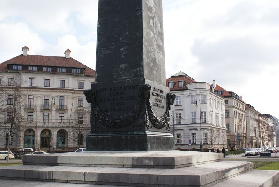 Munich: Nazi History 2-Hour Small Group Walking Tour - Buildings Tied to the Party and SS: Why the Details Matter