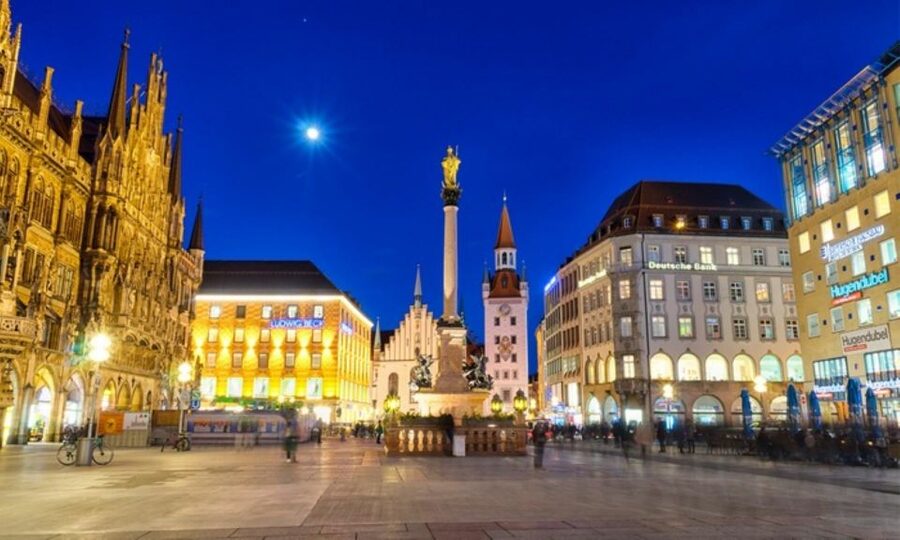 Munich: Night Watchman Torch Tour in German - The Night Watchman Role: Gates, Hour Strikes, and City Safety
