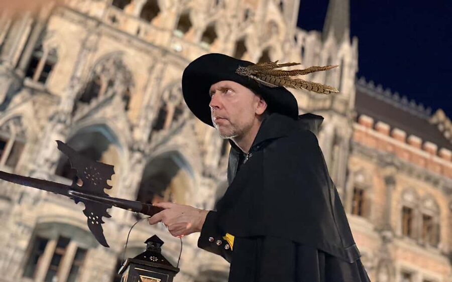 Munich: Night Watchman Tour in English - Meeting at Mary’s Column in the Center of Marienplatz