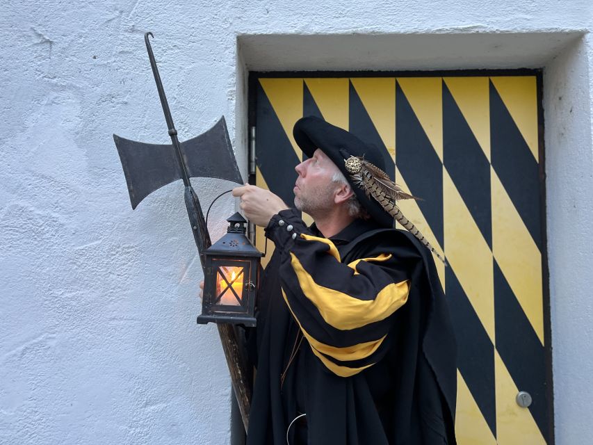 Munich: Night Watchman Walking Tour - Salzstraße and Altes Rathaus: Stadttor Complains and Louis II Gets Blamed